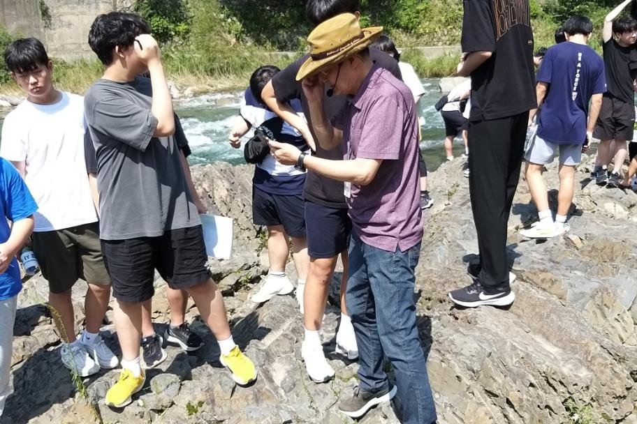 구슬땀속에 피어난 학구열 사진 3