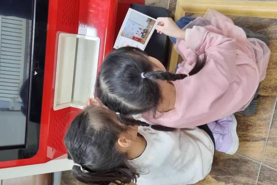 인증사진을 기다리는 귀염둥이 사진 1