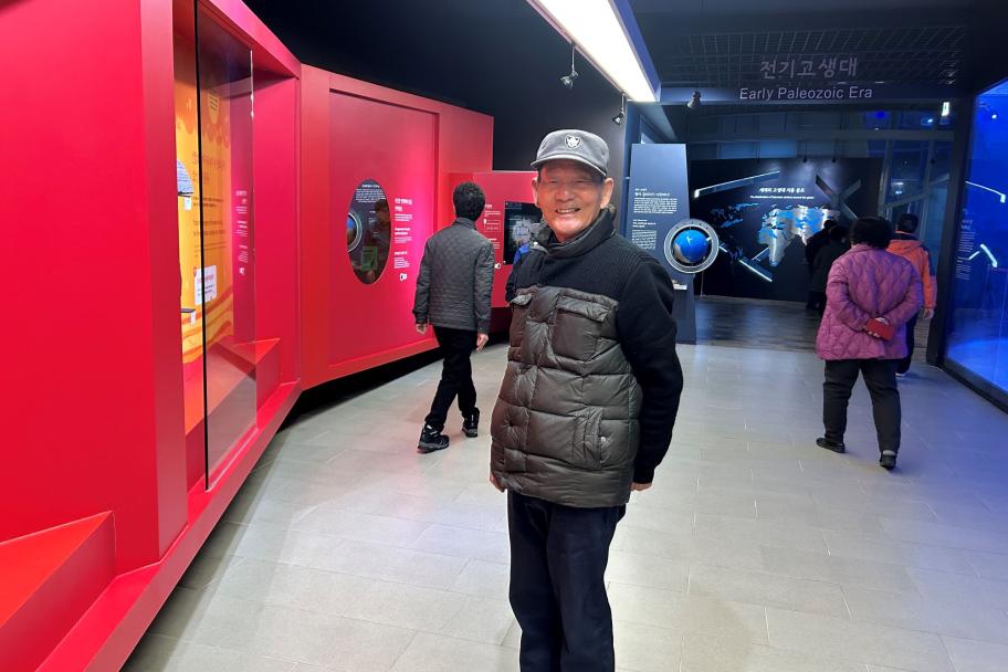 해설을 해주시는 김상구 선생님과 용인에서 오신 단체 손님들! 사진 3