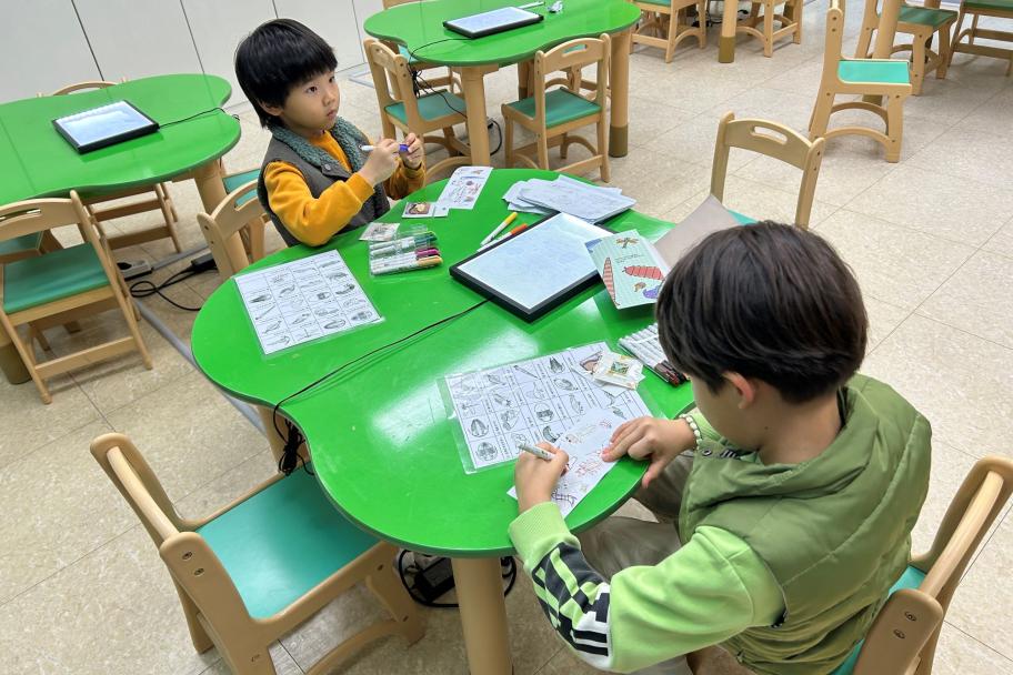 사이좋은 형제가 머그컵 체험을 하고 있어요~ 사진 3